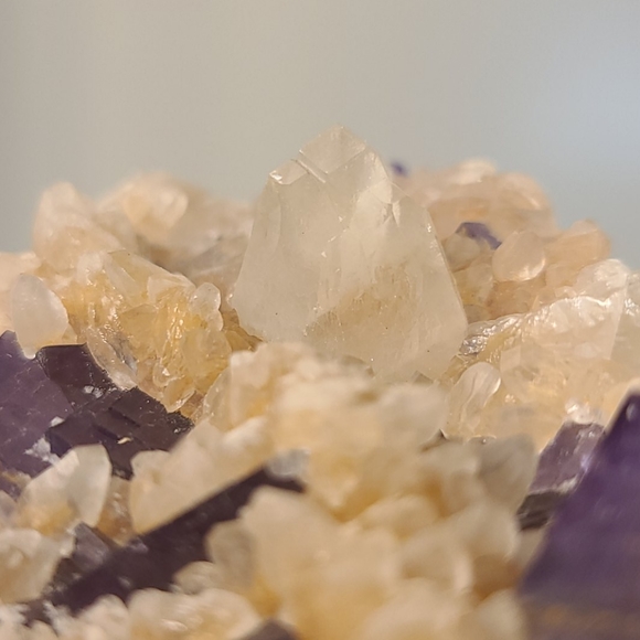 Fluorite with Calcite crystal 🔮 - Picture 8 of 10